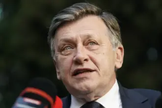sorin grindeanu sau siegfried muresan crin antonescu spune pe cine ar desemna premier si il avertizeaza pe nicusor dan inainte de consultarile de la cotroceni 6a4fc41d4cd2b