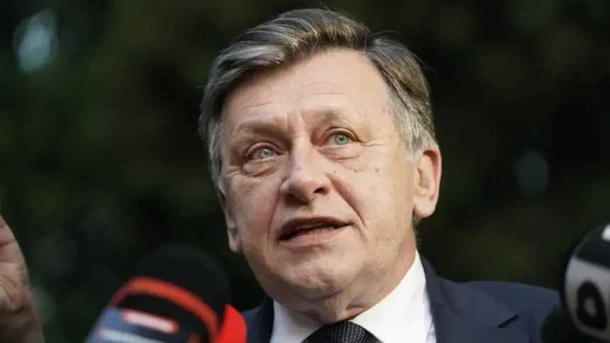 sorin grindeanu sau siegfried muresan crin antonescu spune pe cine ar desemna premier si il avertizeaza pe nicusor dan inainte de consultarile de la cotroceni 6a4fc41d4cd2b