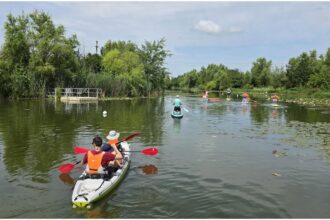 stand up paddleboarding in bucuresti si imprejurimi unde te poti da cu placa pe lacuri si cat costa sa inchiriezi un echipament complet 6a5304378d924