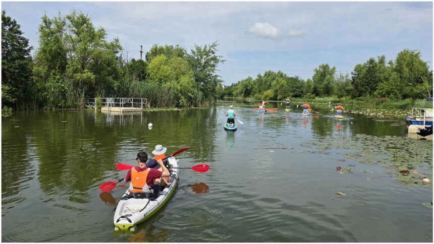 stand up paddleboarding in bucuresti si imprejurimi unde te poti da cu placa pe lacuri si cat costa sa inchiriezi un echipament complet 6a5304378d924