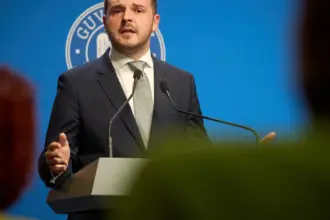 sunt convins ca vadim ar fi mandru de voi reactia lui alexandru rogobete dupa valul de atacuri de pe facebook 6a511efd671cc