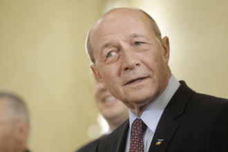traian basescu il ataca pe sorin grindeanu vrea sa si faca un guvern in parlament fostul presedinte respinge si cererea de desecretizare a negocierilor de la cotroceni 6a6118d80327f