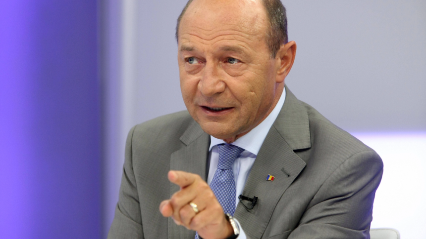 traian basescu trage un puternic semnal de alarma sa i spuna cineva lui nicusor dan suntem intr un moment de criza majora 6a6113fdf0cb9