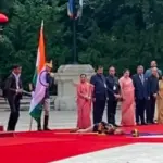 video femeia militar care tinea drapelul romaniei a lesinat in timpul ceremoniei oficiale de la palatul cotroceni 6a622636338ea