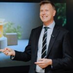 video giles portman ambasadorul regatului unit in romania romanii au o contributie uriasa la economia si viata din marea britanie 6a5c7180332db