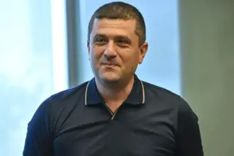video radu miruta o acuza pe directoarea cenafer ca si a facut atelier de ciocolata si casa intr o cladire a ministerului transporturilor 6a5923ef2cf0d
