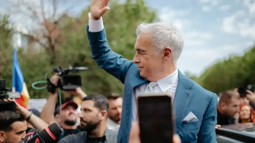 video sute de oameni l au asteptat pe calin georgescu in arges la targul de la domnesti poporul roman s a ridicat a fost insotit si de oana zavoranu 6a5397cdecf4f