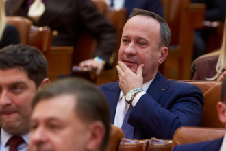 adrian caciu replica pentru ilie bolojan a aparut desteptul vietii ia te de mana cu sfarma piatra de miruta si lasa ne 6a7ecec447c37