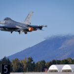 amenintarile iranului par sa dea roade americanii si au retras avioanele cisterna din bulgaria 6a89f0b56ed35