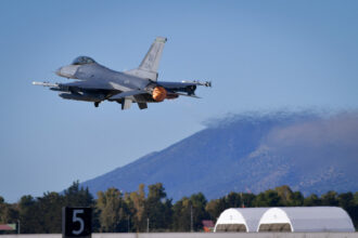 amenintarile iranului par sa dea roade americanii si au retras avioanele cisterna din bulgaria 6a89f0b56ed35