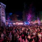 brancusi ajunge la balkanik festival cu sculpturi si instalatii spectaculoase petrecerea se tine intre 28 si 30 august in parcul tei 6a8584c0d9318
