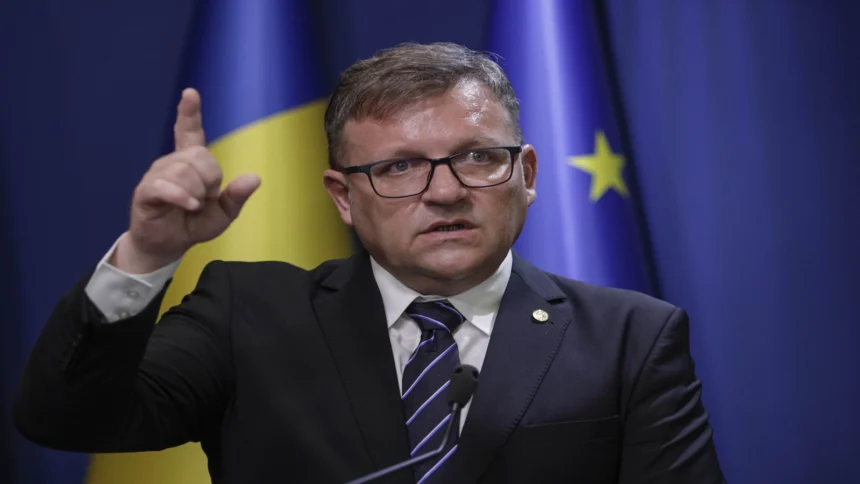budai ataca metoda bolojan cu doi angajati din trei unde il trimiteti pe al treilea s au pierdut 63 000 de locuri de munca 6a8bf9143872a