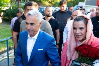 calin georgescu aparitie la manastirea brancoveni aur a publicat imaginile si a transmis un mesaj despre romania 6a819e2bf257f