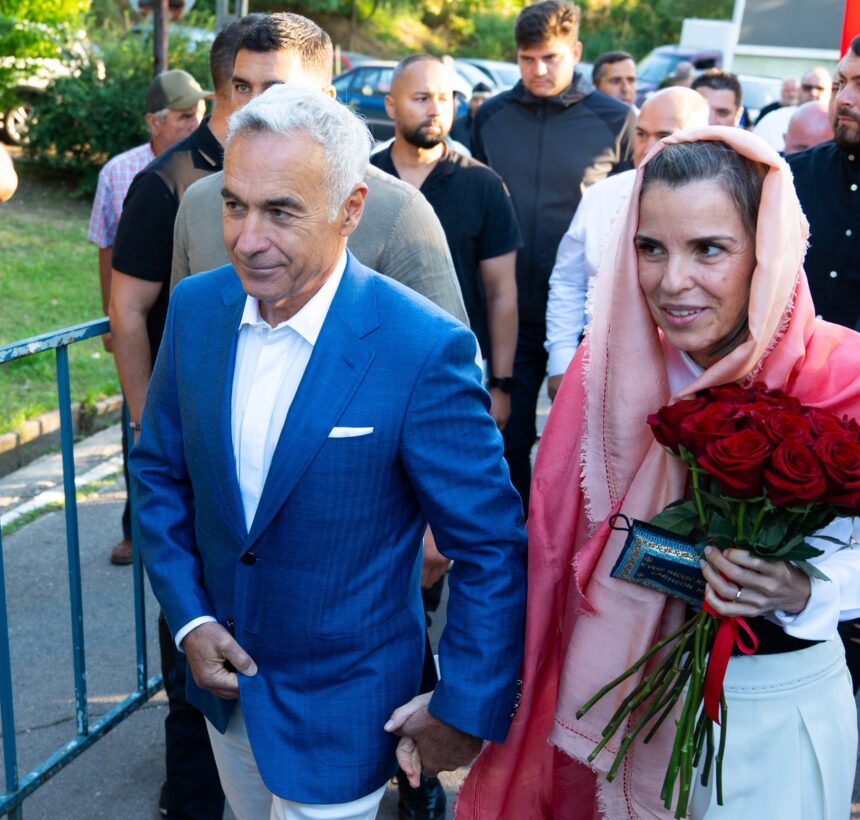 calin georgescu aparitie la manastirea brancoveni aur a publicat imaginile si a transmis un mesaj despre romania 6a819e2bf257f
