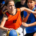 competitia de baschet back 2 hoops e weekendul viitor in parcul nicolae iorga micii sportivi pot participa in urma completarii unui formular 6a8d7bd83eaf4