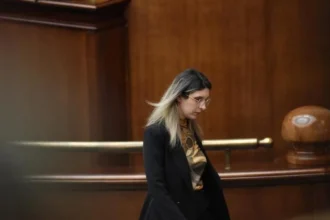 diana buzoianu lanseaza acuzatii la adresa psd vor sa decida ce partide mai pot exista adrian tutuianu in centrul scandalului 6a8c36046d7c1