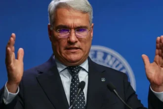 dragos pislaru e ironic dupa ce csm a atentionat ca sefii din justitie vor fi mai prost remunerati decat cei din alte sisteme problema e rezolvata deja si stiau 6a86bc760d569
