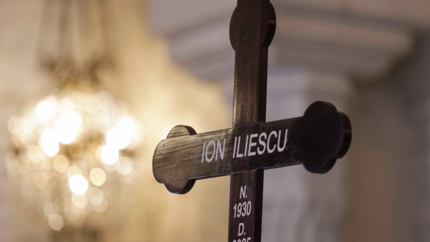 foto ion iliescu nu a fost uitat de apropiati parastas de 1 an pentru fosul presedinte al romaniei 6a6dbfaf53f2b