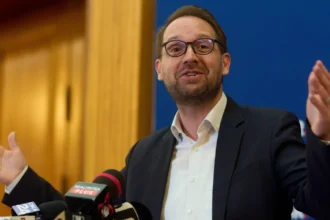 legea ani e slaba protejeaza hotiile rudele hotilor sunt protejate este liber la furat informatiile publice sunt insuficiente scandalul fritz e doar o fumigena care deturneaza atentia 6a8e9e55d1f5a