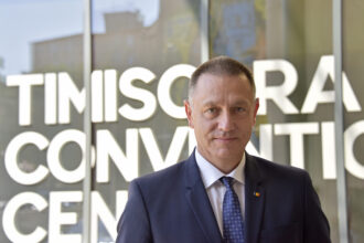 mihai fifor il ataca pe dominic fritz si cere explicatii anc privind acordarea cetateniei romane 6a83f3f6bdae9