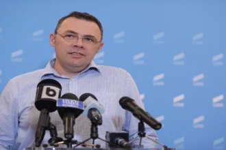 moise guran il taxeaza dur pe nicusor dan si face un calcul ironic dumnezeu are scor mai bun 6a81c3cc13197