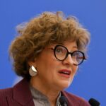 o companie de stat isi cauta administratori desi nu mai produce valoare oana gheorghiu probabil cea mai elaborata forma de a nu face nimic cu acte in regula 6a843597874b2
