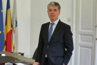 scandalul mirosului din brasov primarul george scripcaru atac la ministra diana buzoianu nu spuneau ei odata ca altii sunt de vina si nu se ocupa acum ei ce fac cu ce se ocupa 6a88a64c2ae21