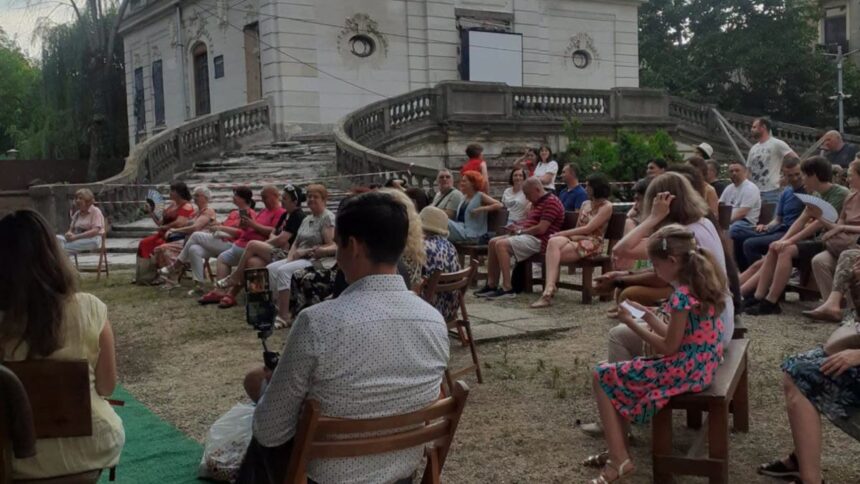 seri de vara cu muzica si film in curtea palatului cantacuzino din bucuresti f09f8eb6 programul summer time enescu si orasul continua in perioada 14 16 august 6a7efb713efea