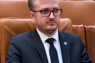 stefanita avramescu aur spune ca decizia ccr privind declaratiile de avere reprezinta o dubla masura 6a8466c4a64cb