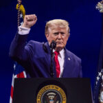 strangere de fonduri pentru asasinarea lui donald trump la un post de televiziune cati bani a strans realizatoarea emisiunii 6a8599d685cdb