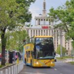 surprize la standul bucharest city tour de la bias 2026 bucurestenii se pot inscrie la o tombola care le ofera 10 invitatii duble la tururi cu autobuzele turistice 6a8edb6231248