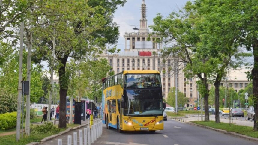surprize la standul bucharest city tour de la bias 2026 bucurestenii se pot inscrie la o tombola care le ofera 10 invitatii duble la tururi cu autobuzele turistice 6a8edb6231248