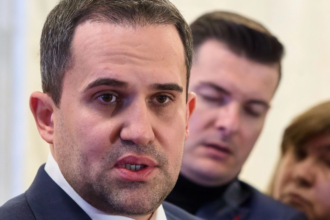 val de plecari de la locurile de munca din romania ciprian serban acuza ca guvernul bolojan se imprumuta masiv 50b01b06