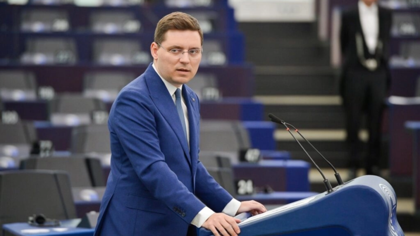 victor negrescu pnl si usr trebuie sa explice de ce familiile lor europene pun in pericol 770 de milioane de euro din pnrr 6a8daaaf419ea