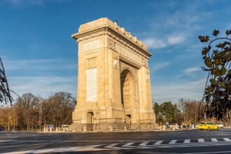 video acces gratuit la arcul de triumf pentru sarbatoritii de azi de sf maria pot admira bucurestiul de pe cladirea istorica va avea loc un recital de vioara si chitara 6a804cce2c2c1