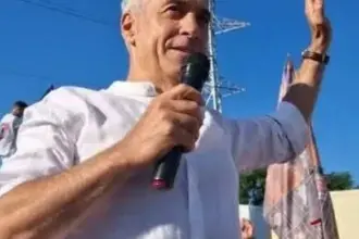 video intr o noua aparitie mesianica calin georgescu le cere romanilor sa lupte ridicati va rupeti lanturile fricii si ale umilintei si ale nedreptatii 6a6f42a0473b6