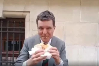 video nicusor dan a mancat o loredana groza o lauda mihai bendeac face haz povestea merdenelei care a impartit internetul 6a89badcb0602